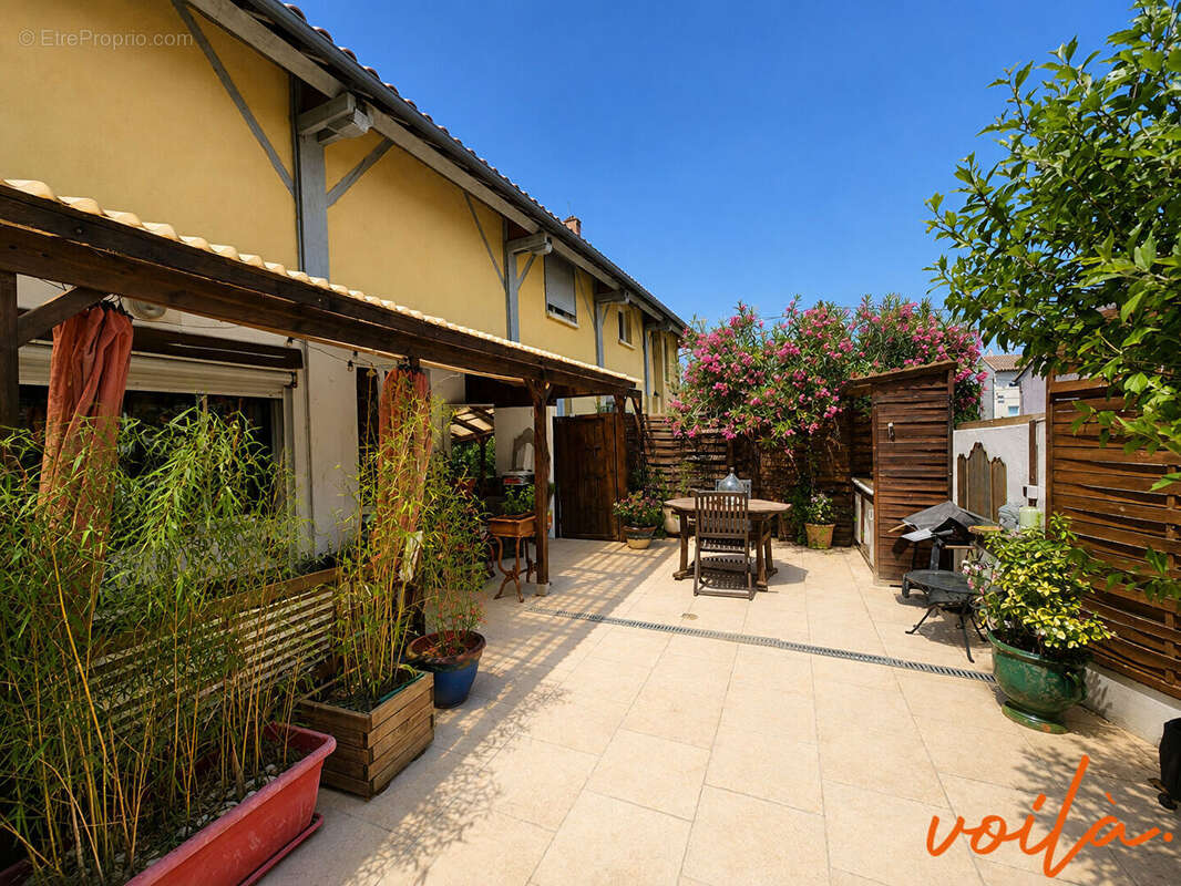 Ref: prometteuse7 : grande maison divisee en plusieurs logements avec jardin et parking - photo 2