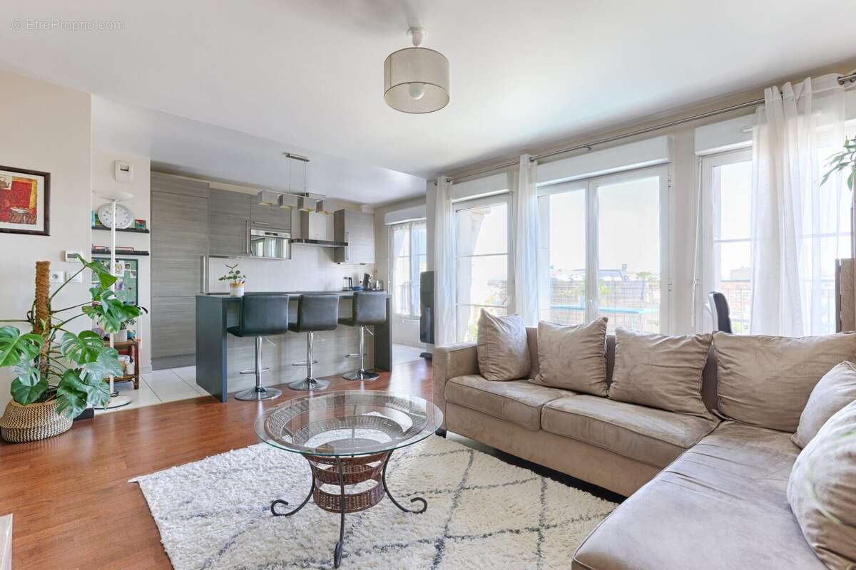 Appartement à LA GARENNE-COLOMBES