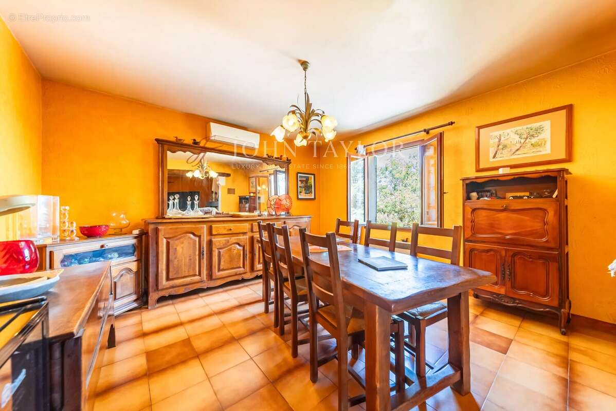 Maison à rénover avec vue sur le Luberon - GORDES - Potentiel exceptionnel - photo 7