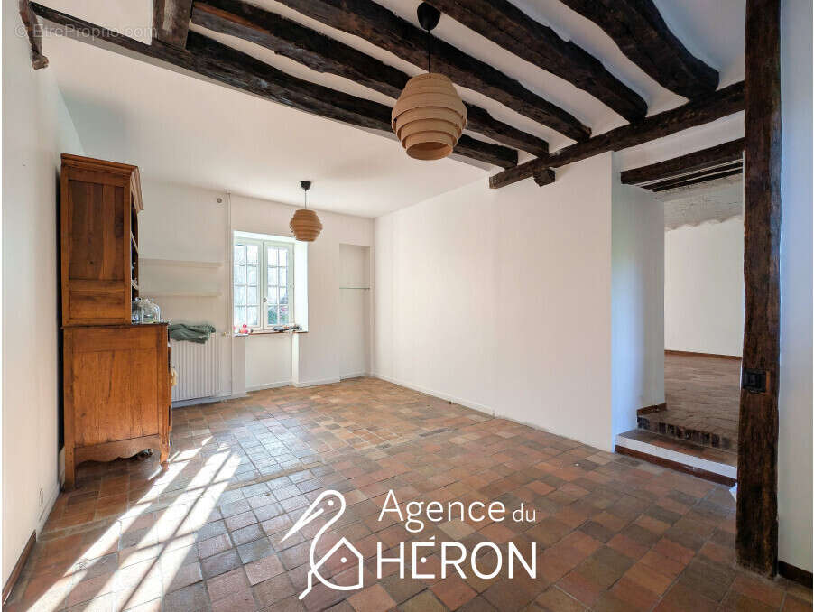 Maison à SAINT-PIERRE-LES-NEMOURS