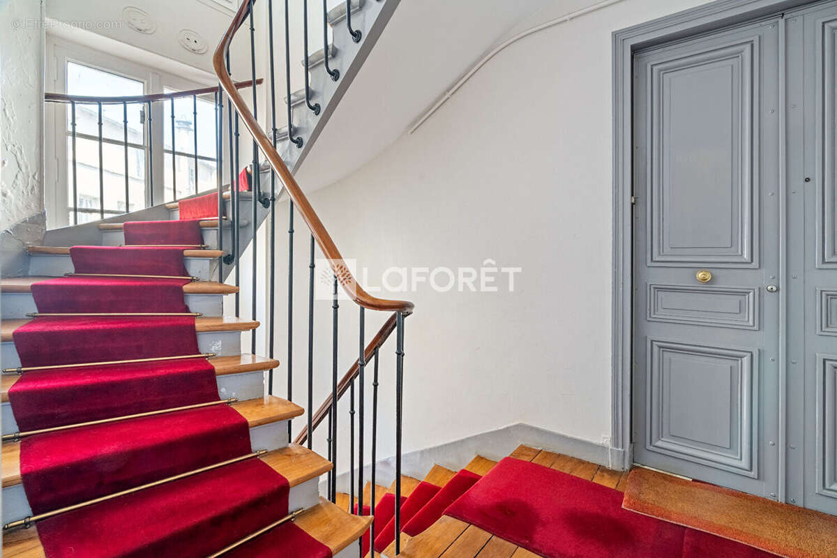 Appartement à PARIS-17E