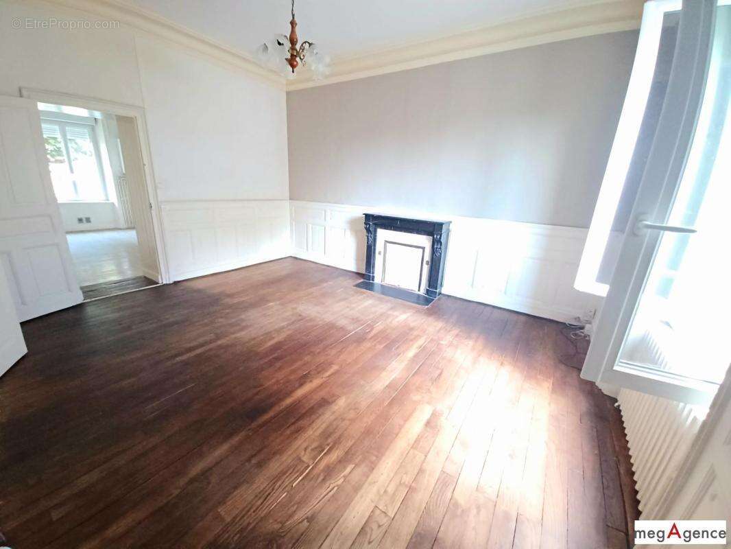 Appartement à FOUGERES