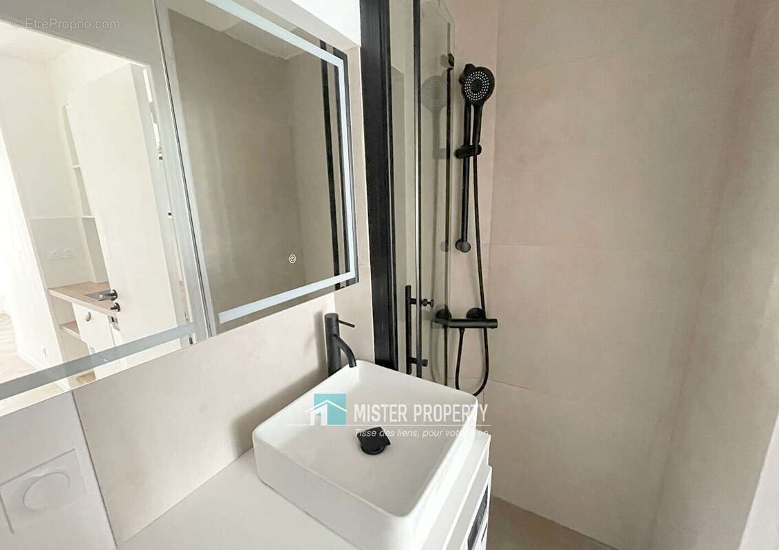 Appartement à PARIS-11E