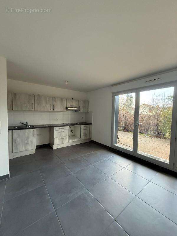 Beau trois pieces - immeuble recent - eaubonne - photo 2