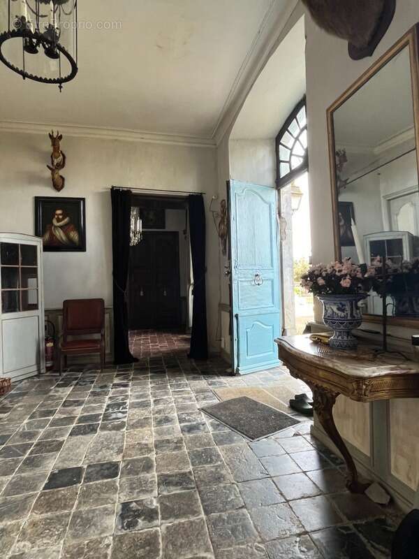 ELEGANT CHATEAU XVIIIs, sans travaux, sur 1 hectare clos de murs, jardin paysagé, chapelle, orangerie, dépendances, pour famille - photo 92