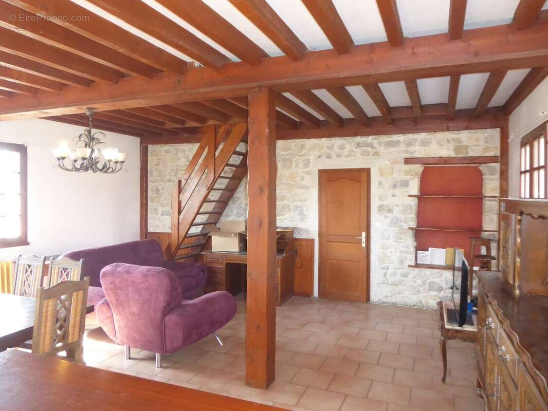 Maison à MORESTEL
