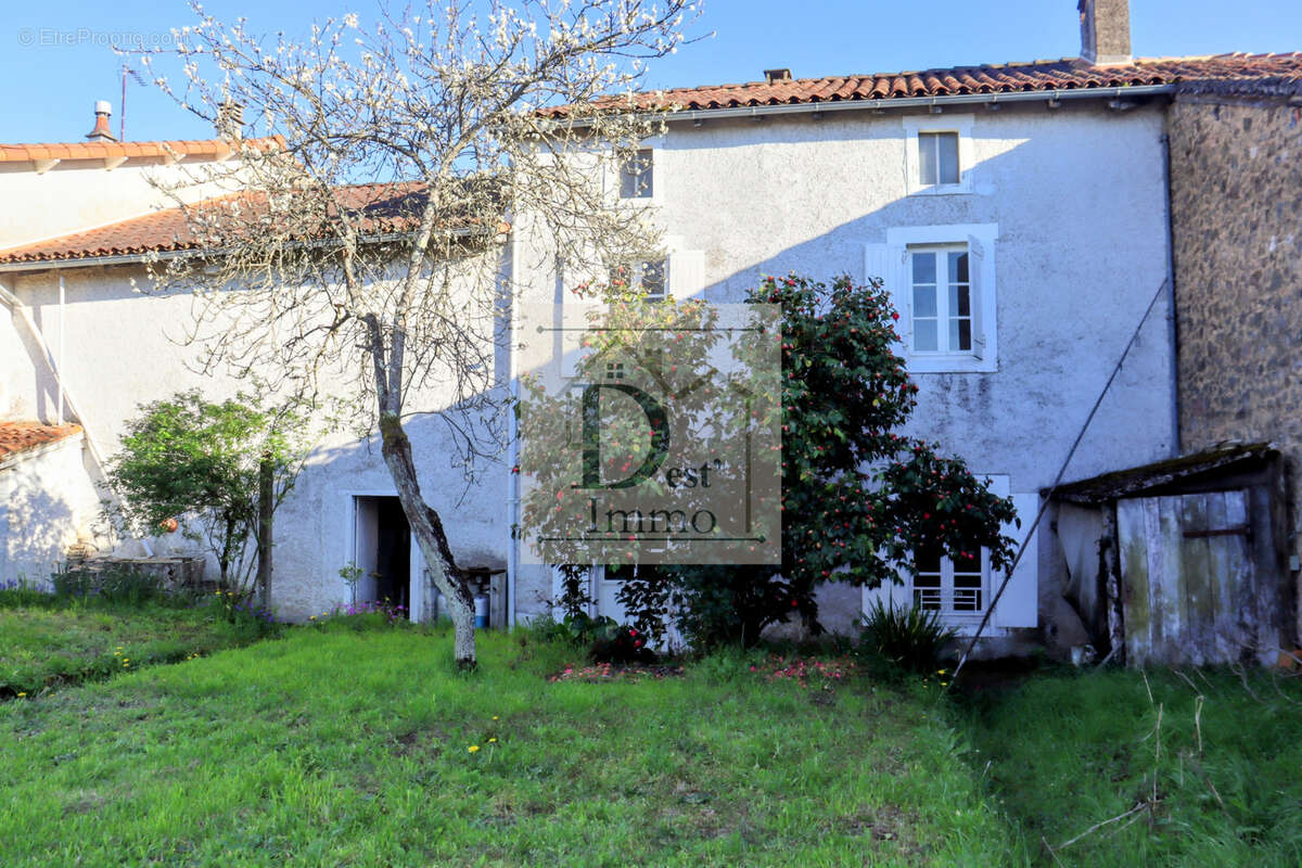 Maison à CHASSENON