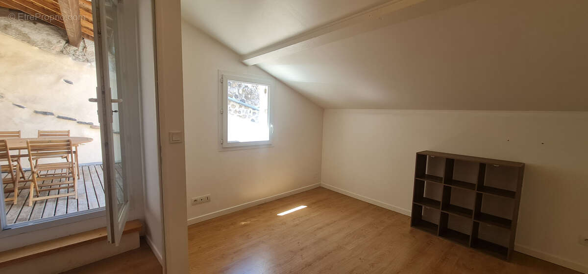 Maison de ville thermale - 95m2 plus terrasse toit 25m2 - plus garage et cave plain-pied - parfaite location - photo 3