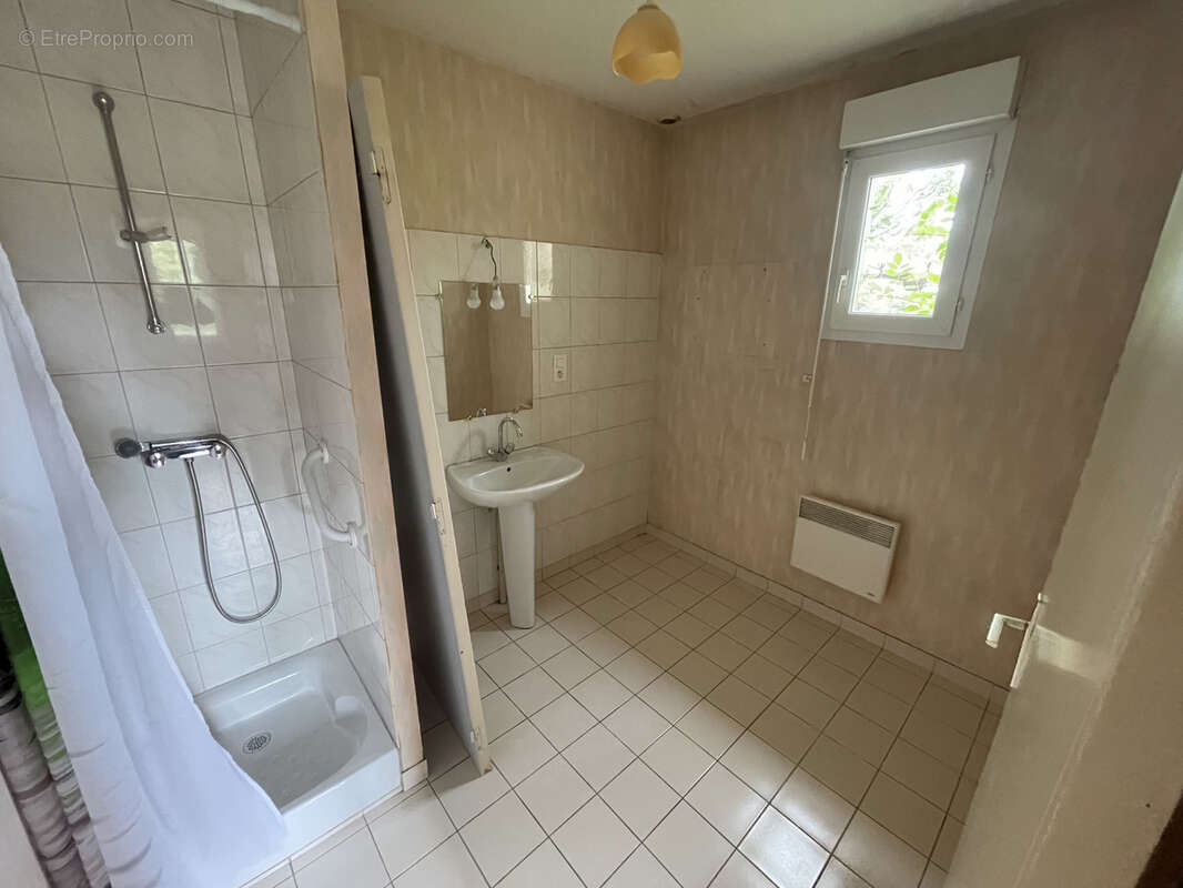 Maison à LE VAL-SAINT-PERE