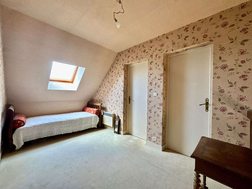 Maison à CROTTES-EN-PITHIVERAIS