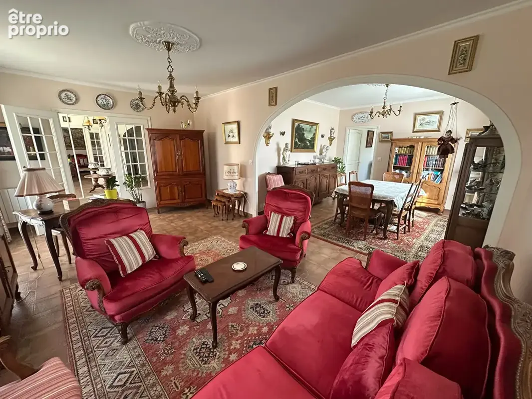 Grézieu-la-varenne - 142 m² - 3/4 chambres -terrain 1 500 m²  - tout à pied - photo 3