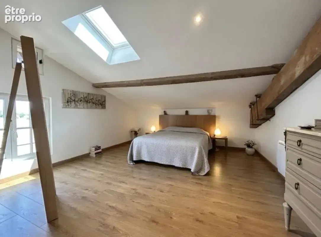 Saint-André de Cubzac , plus précisément à La lande de Fronsac ,au calme proche des vignobles ,Découvrez cette Maison de Village - photo 15