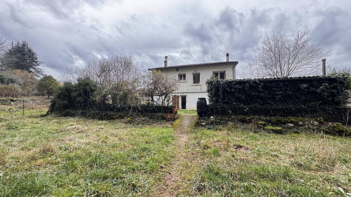 Maison à TOUR-DE-FAURE