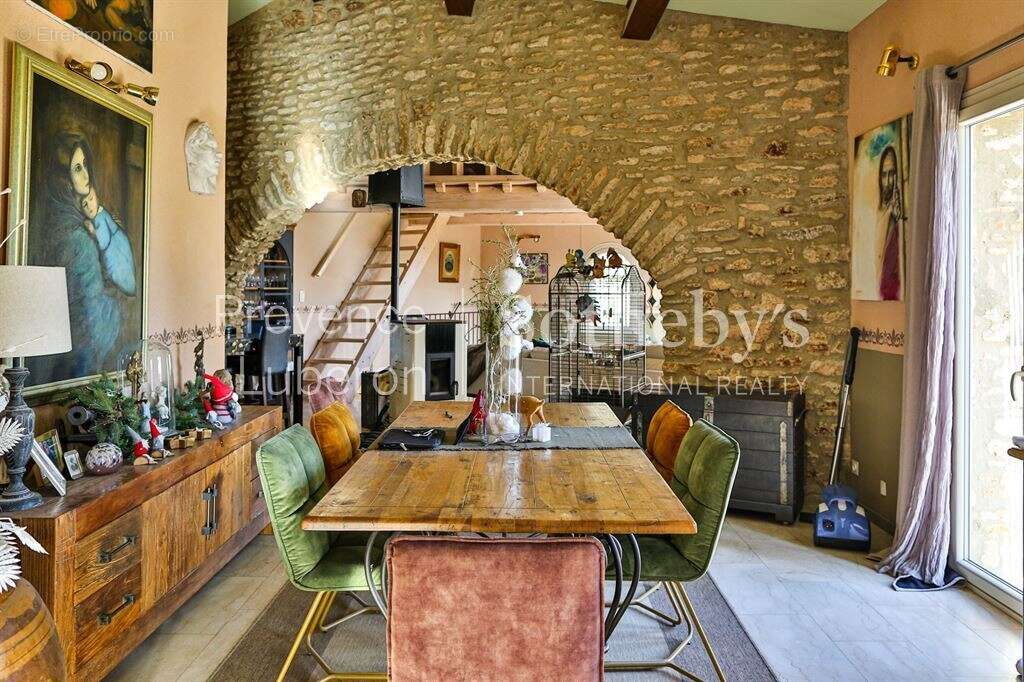 Maison à CHATEAUNEUF-DE-GADAGNE