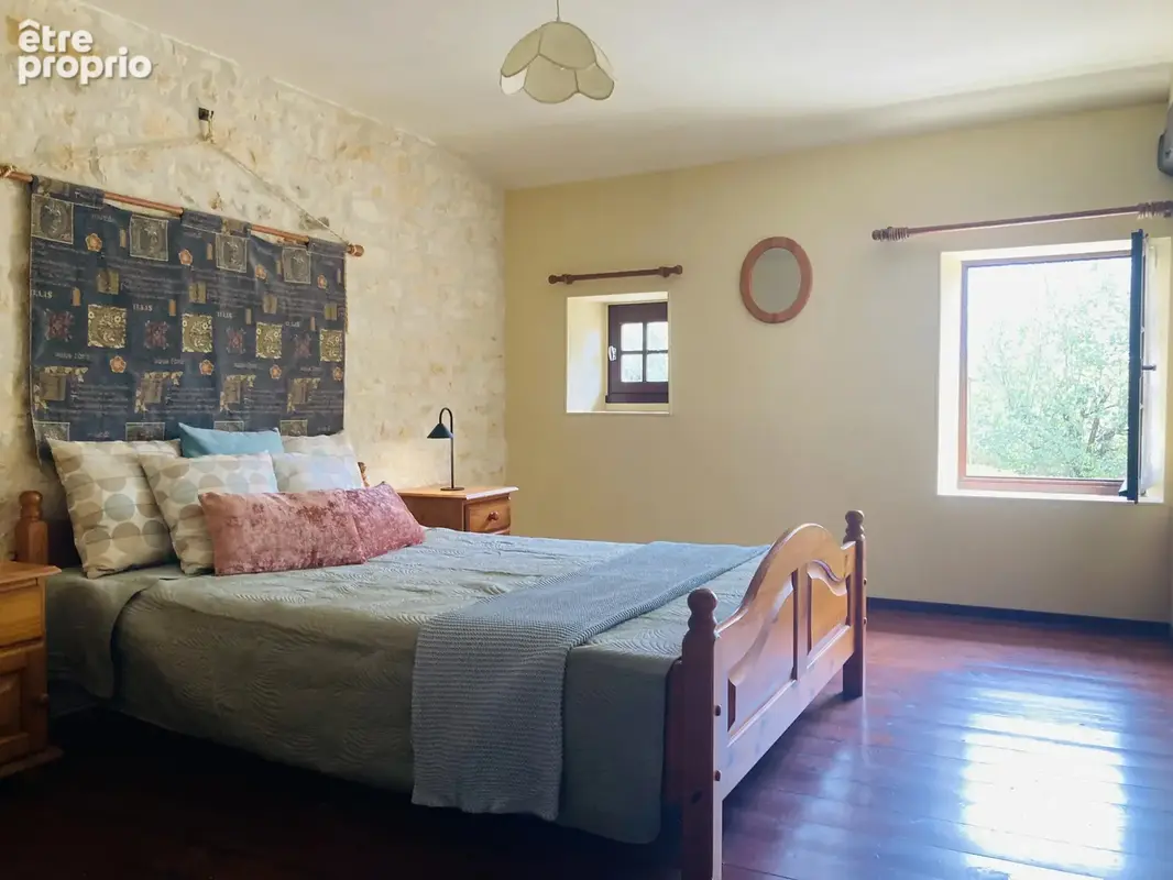 Charmante Maison Individuelle en Pierre avec 3 Chambres et Jardin - photo 5