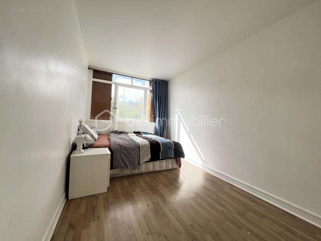 Appartement à L'HAY-LES-ROSES