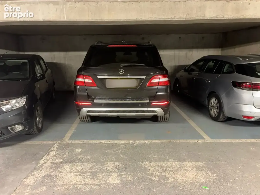 Parking à vendre à Paris-17e (75017) - photo 1