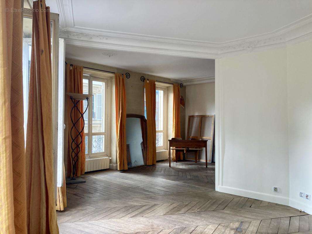 Appartement à PARIS-10E