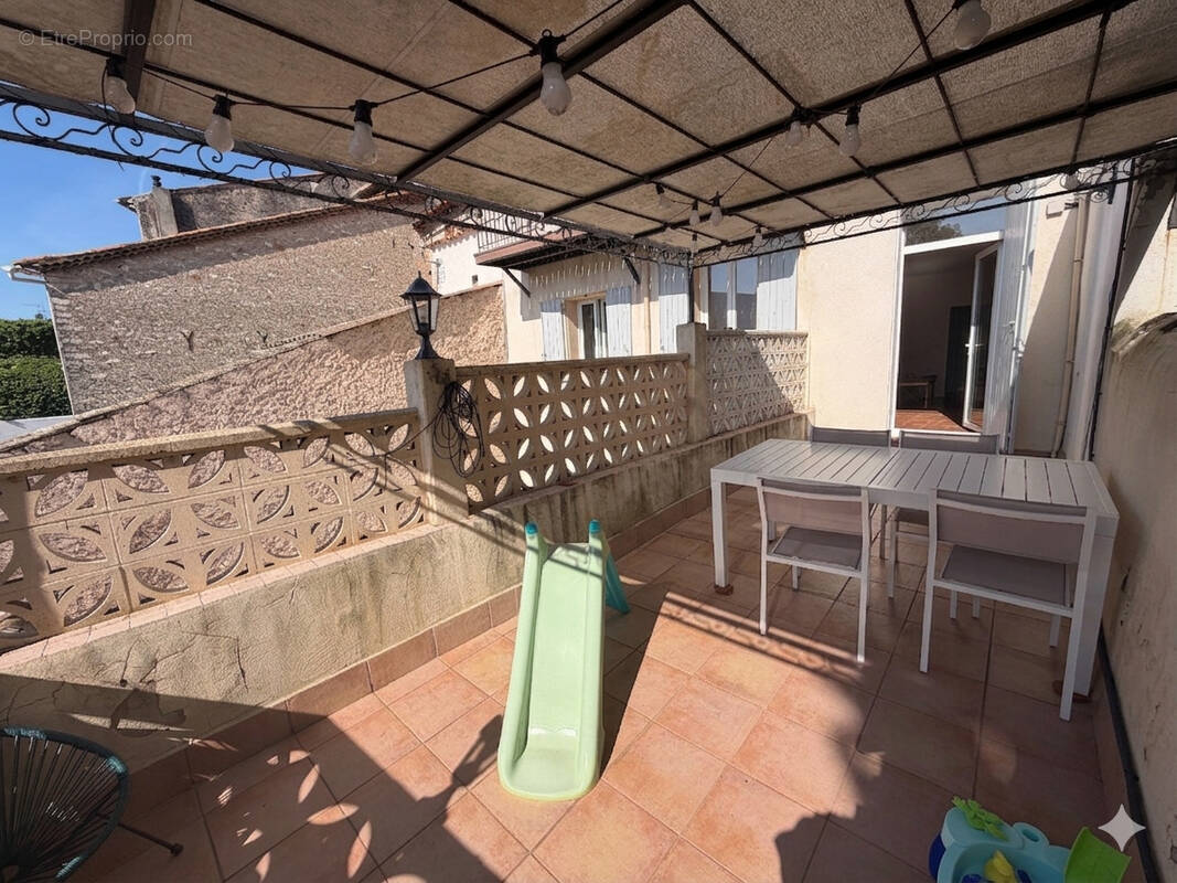 Appartement à SIGNES