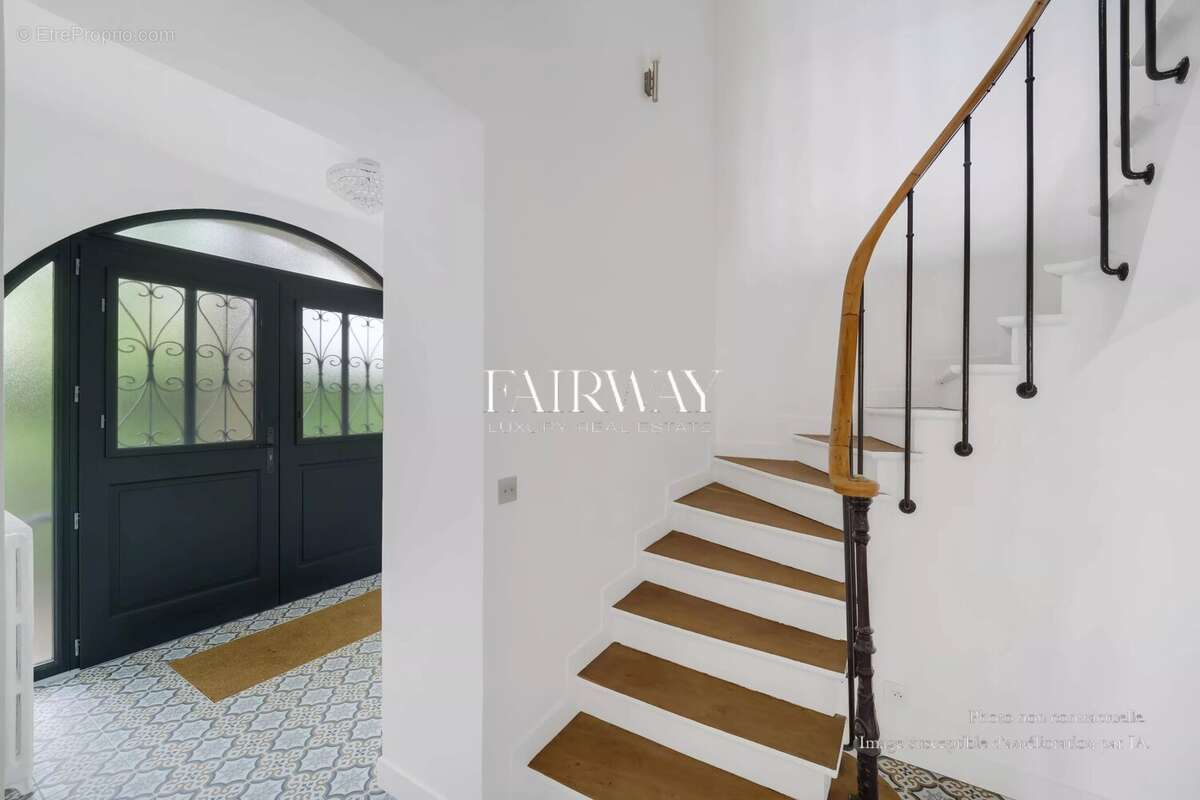 Maison familiale rénovée avec jardin sans vis à vis – 4 chambres – Saint-Cloud (Montretout) - photo 3