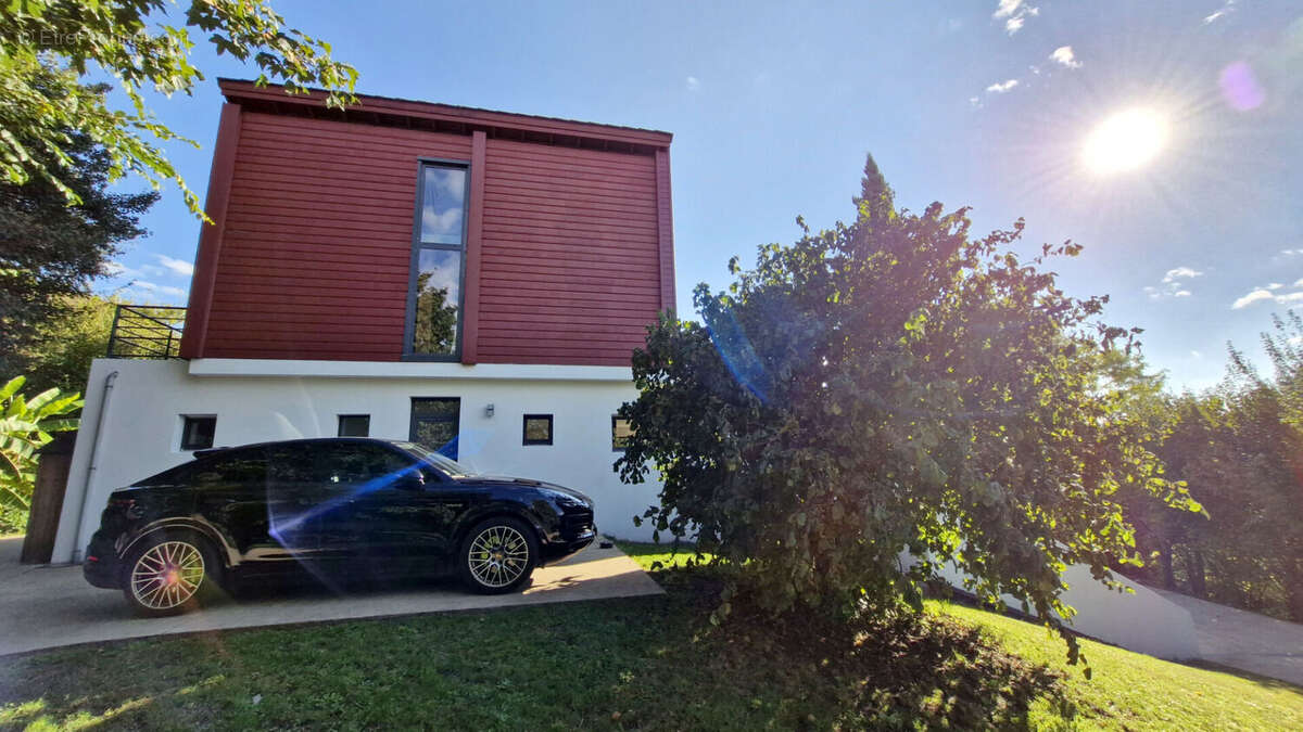 Maison d'architecte 7 pièces 173 m² centre ORTHEZ - photo 2