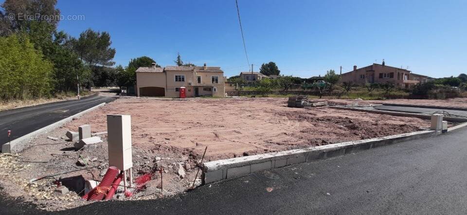Terrain à PUGET-SUR-ARGENS