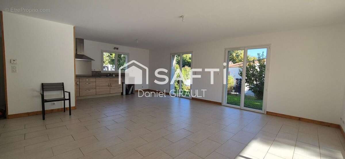 Photo 6 - Maison à LA CLISSE