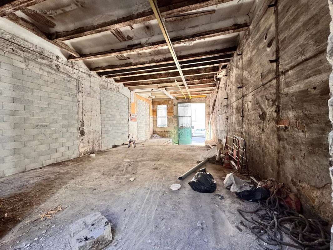 Commerce à MARSEILLE-6E