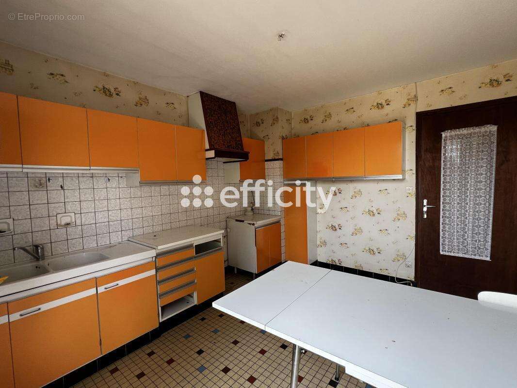 Maison 181 m² à Marcay  - photo 8