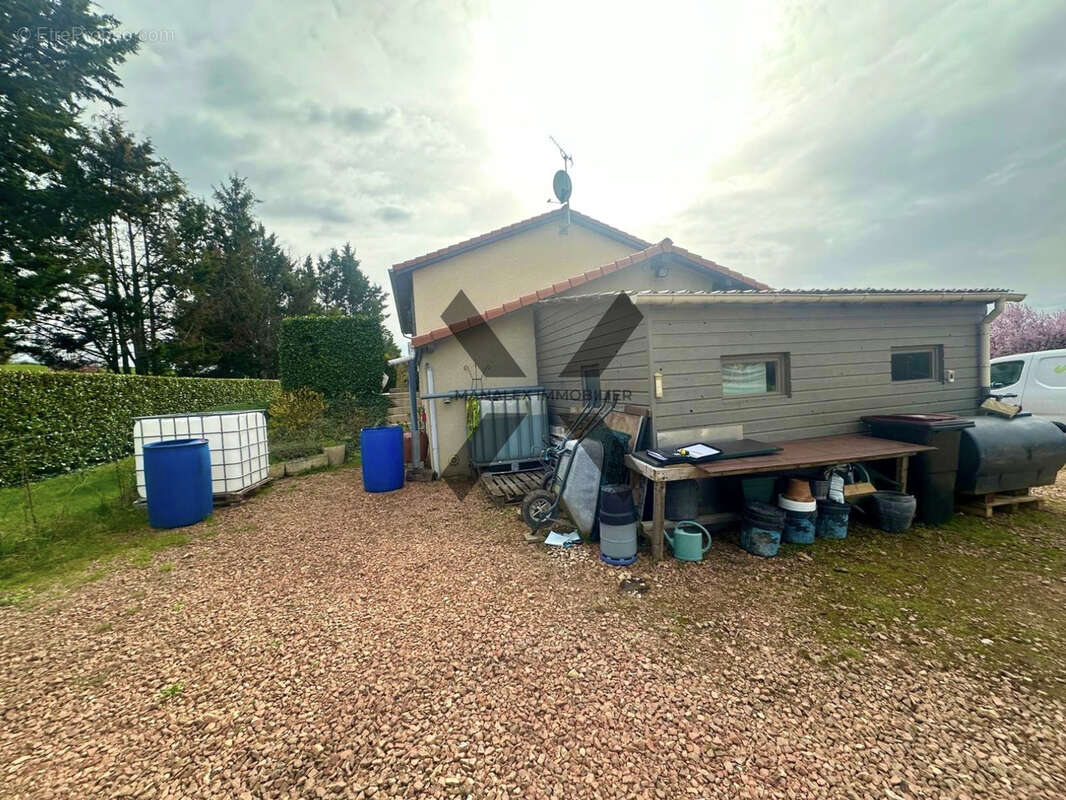 Maison à SAINT-VINCENT-DE-BOISSET