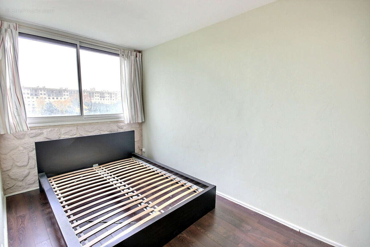 Appartement à FRESNES