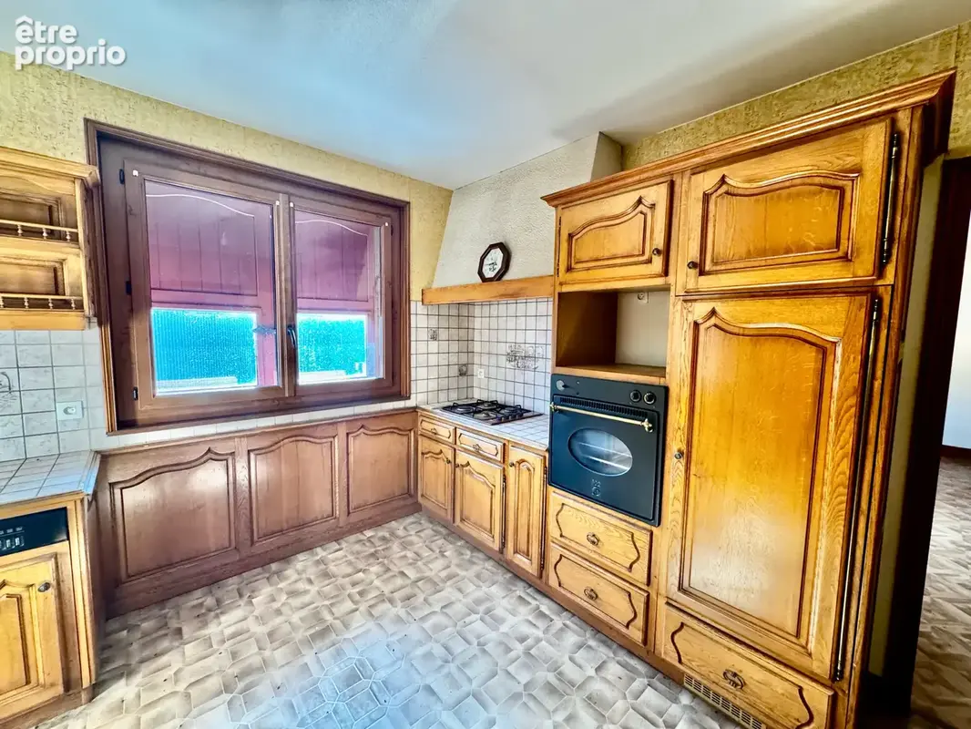 Maison sur sous sol avec garage double et terrain - photo 3