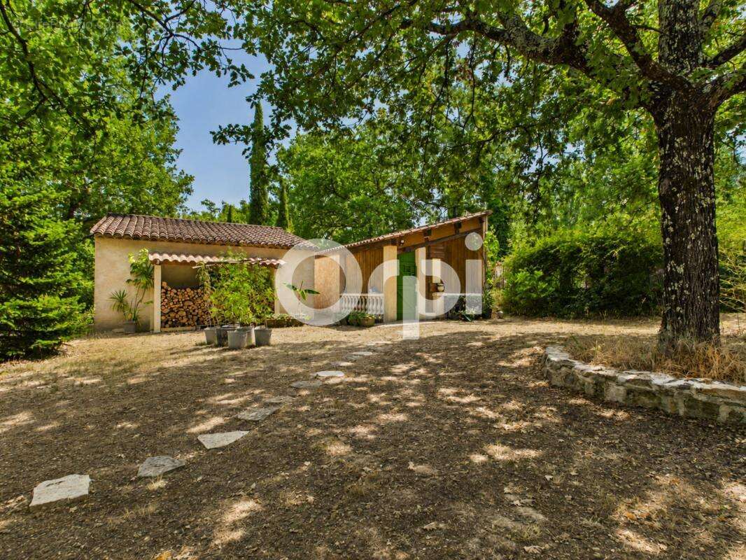 Propriete grand terrain plat + maison plain-pied - plusieurs dependances / annexes - a rafraichir - calme absolu / aucun vis-a-v - photo 18