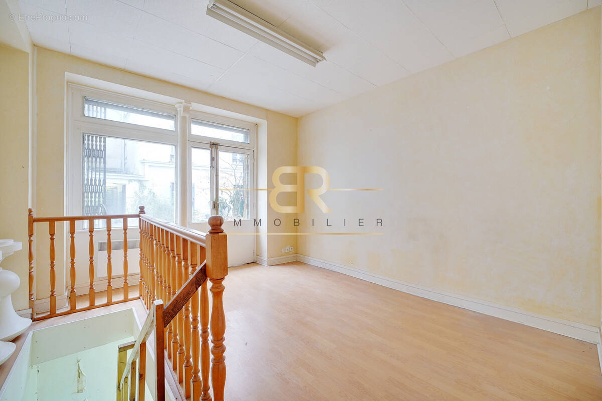 Commerce à PARIS-17E