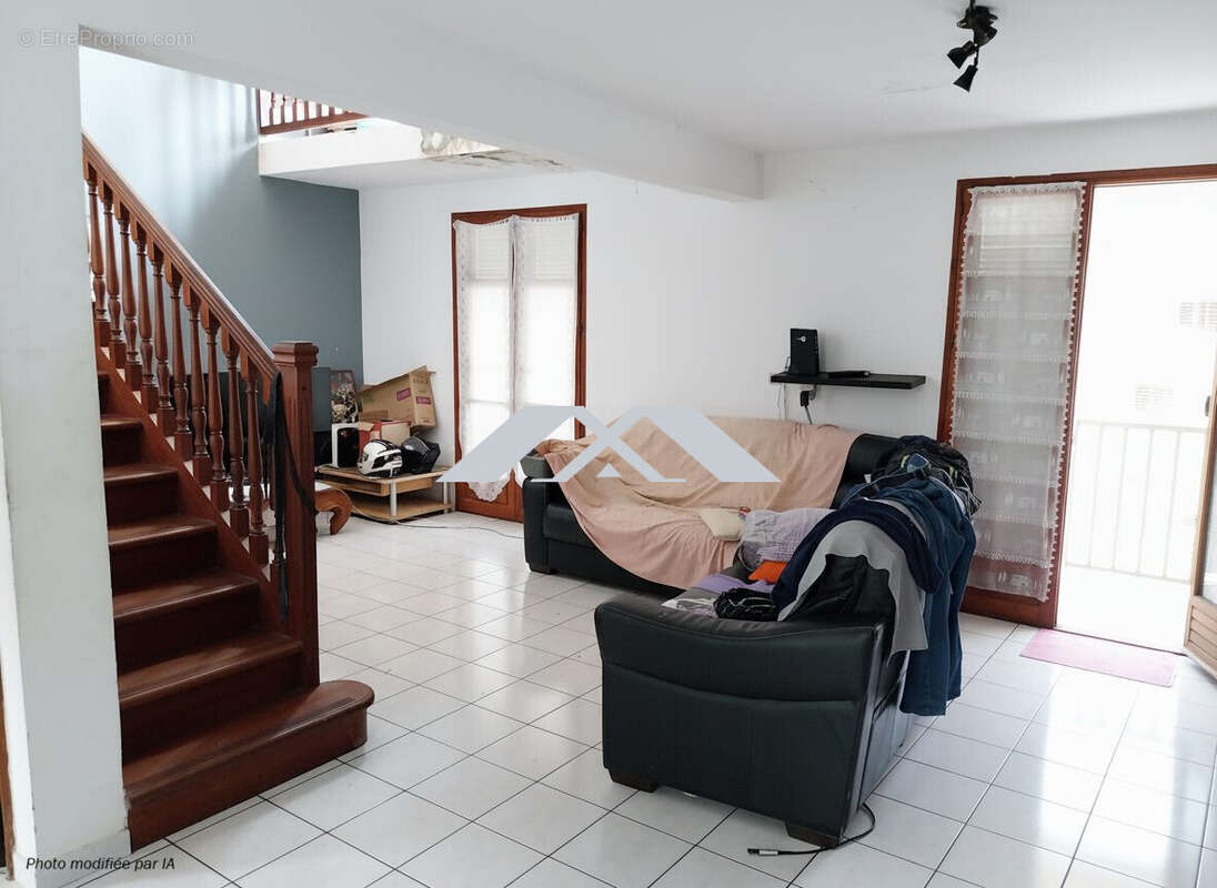 SALON - Maison à SAINT-PAUL