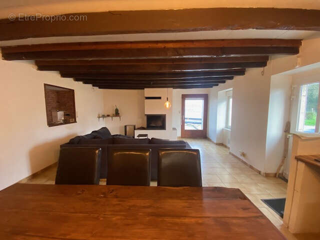 Maison à REGUINY