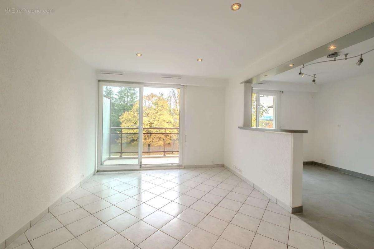 Appartement à DOUVAINE