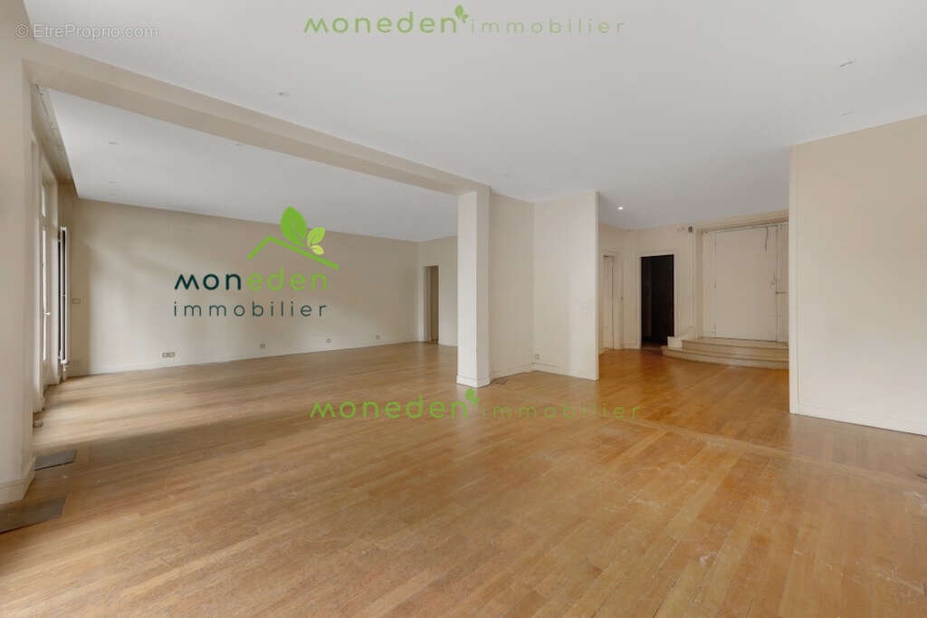 Appartement à NEUILLY-SUR-SEINE