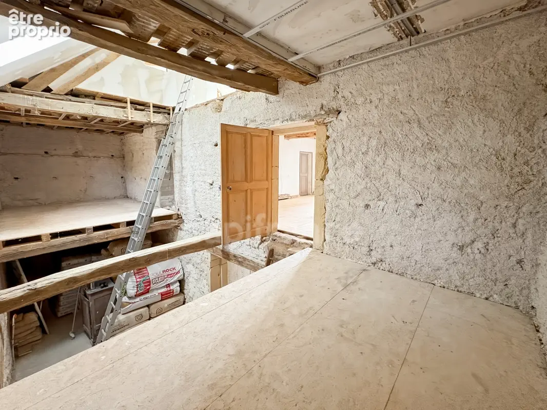 Maison de caractere, toiture recente, dependances et projet pret a realiser - photo 6