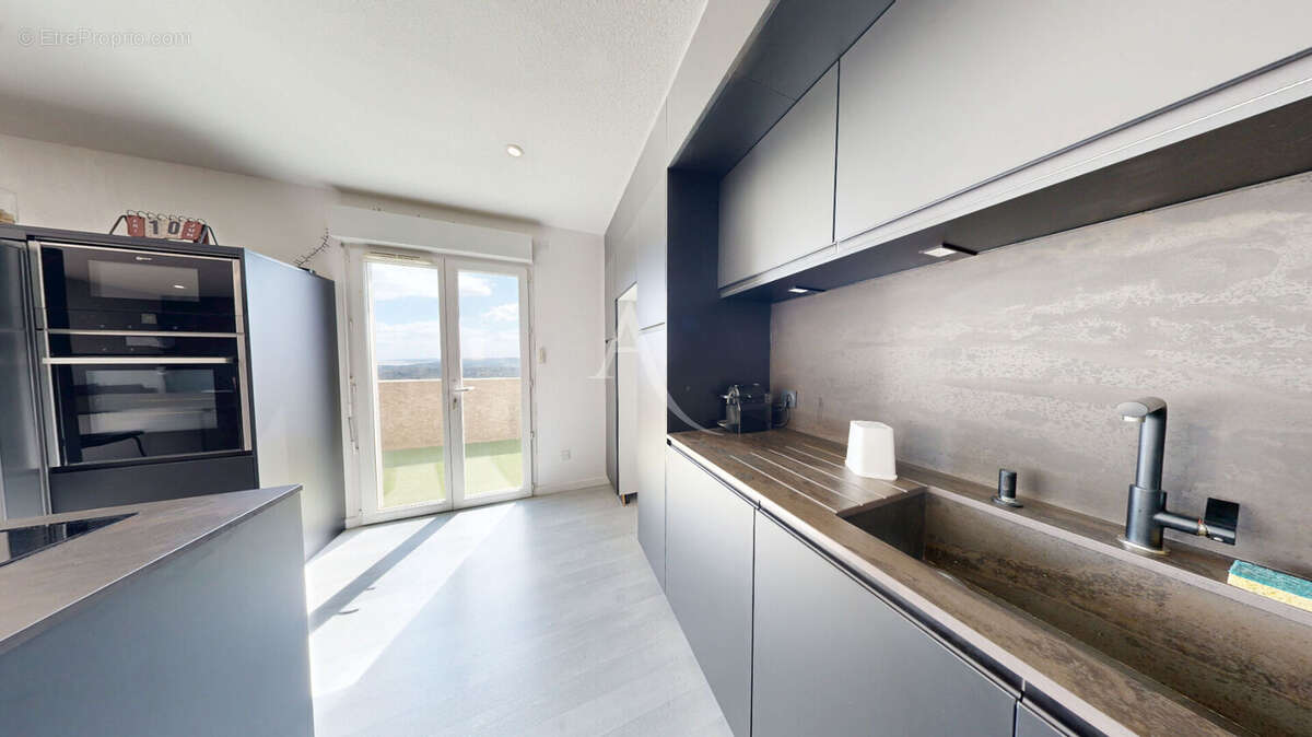 Maison-Appartement de 105m² avec vue incroyable - GARAGE + DOUBLE TERRASSE ! - photo 3