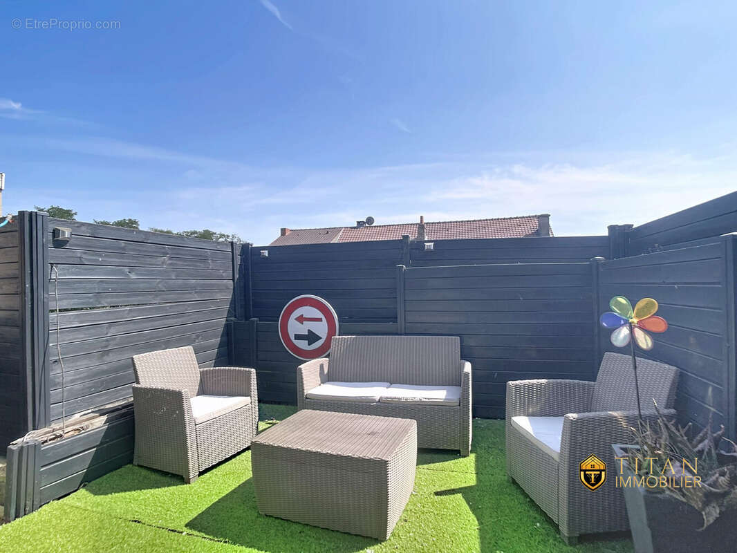 Maison coup de coeur, semi-individuelle, 3 suite parentales, terrasse, Dunkerque (59640) Titan immobilier