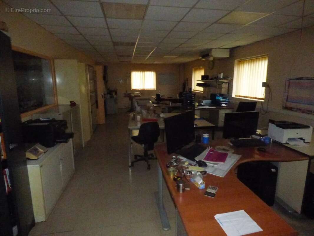 Commerce à MEREVILLE