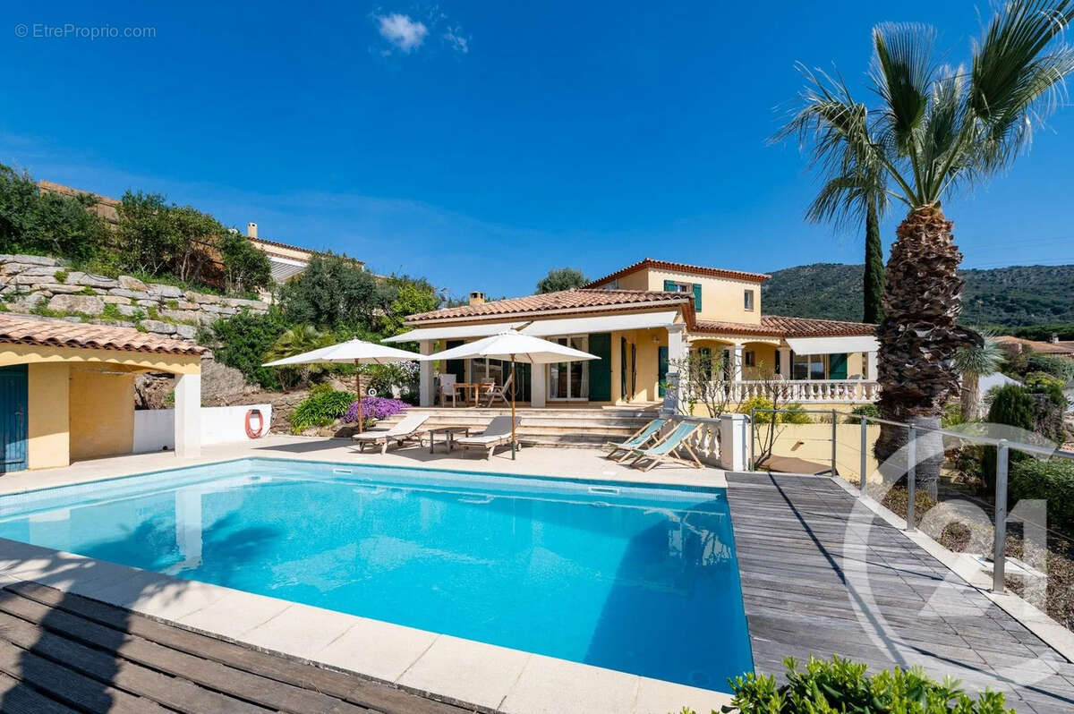 Maison à BORMES-LES-MIMOSAS