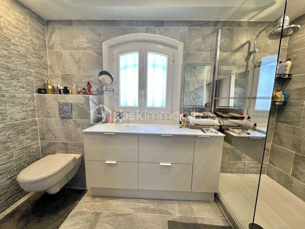 Cannes - petit juas - a vendre -  villa de charme 177m2 - jardin, piscine chauffée, double garage - au calme a 10min de la crois - photo 17