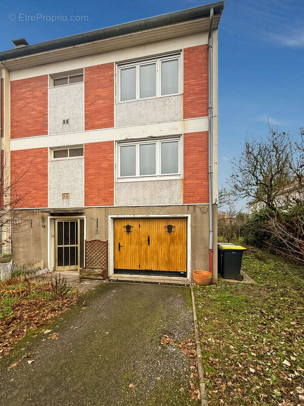 Maison à MOULINS-LES-METZ