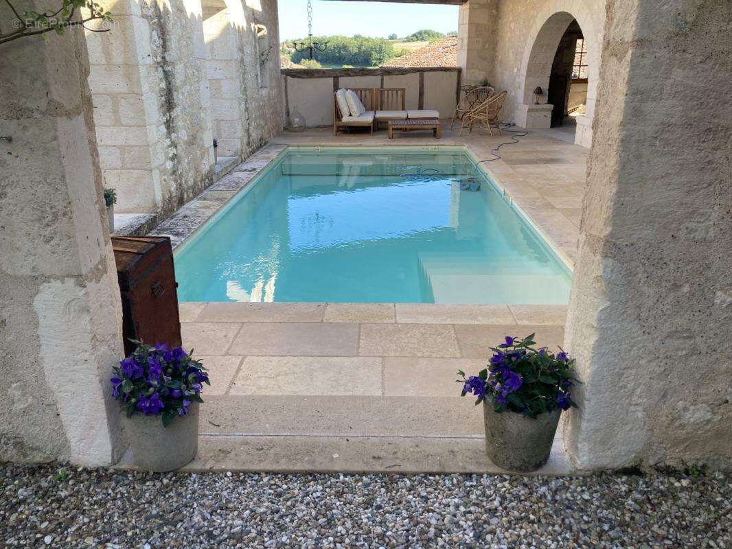 Maison à CAHUZAC-SUR-VERE