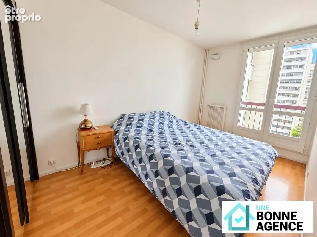 Appartement 4 pièces 75 m² à vendre à Saint-Pierre-Des-Corps (37700) - photo 3