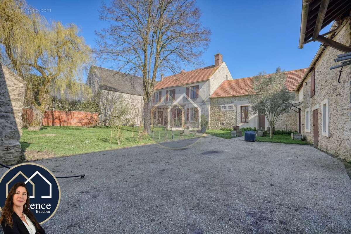 Maison à ABLIS