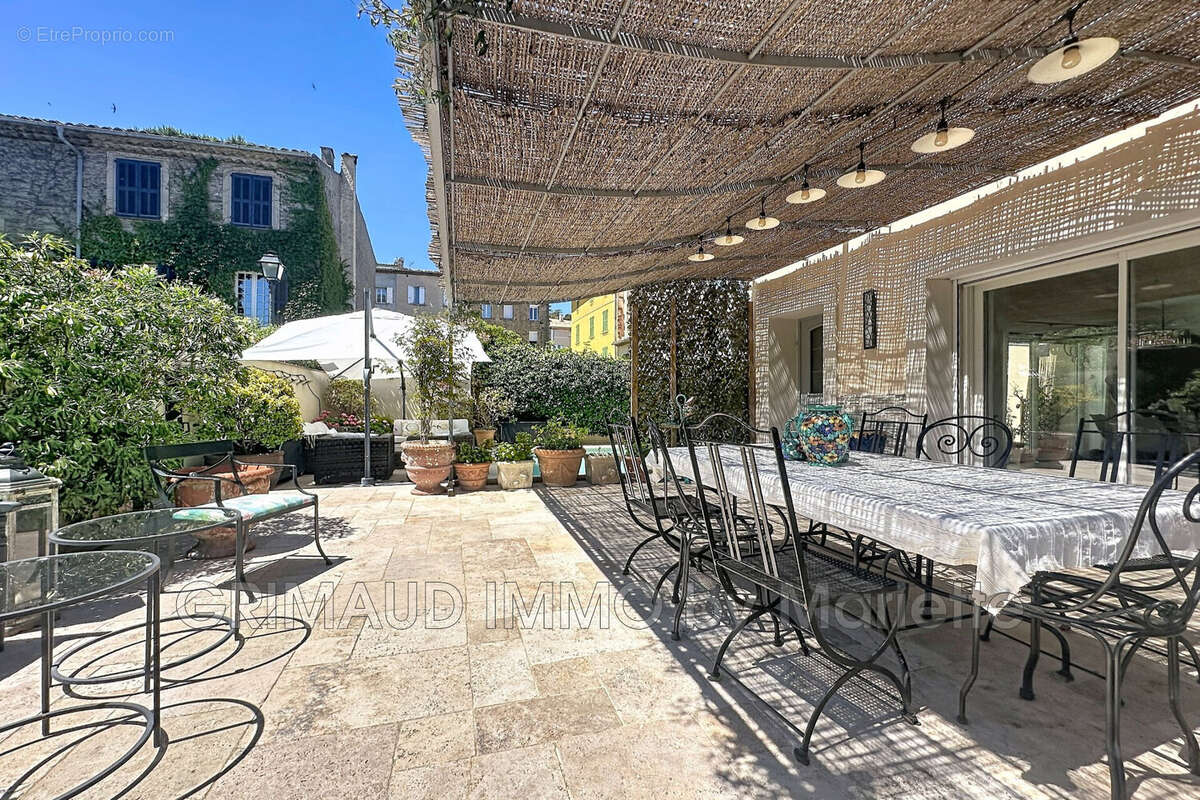 Maison à LA GARDE-FREINET