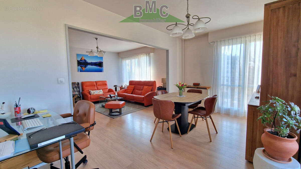 Appartement à LE PLESSIS-BOUCHARD